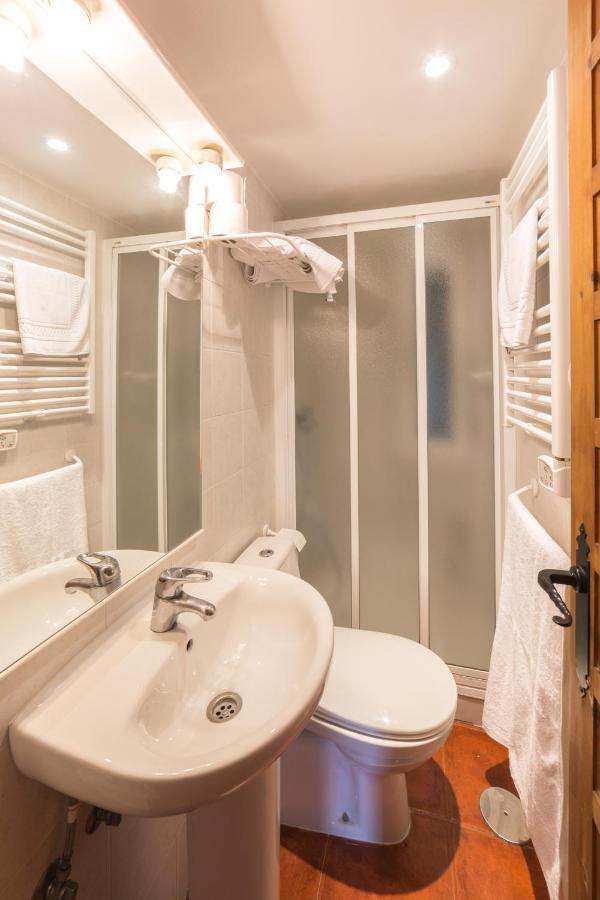 Apartamentos Rurales El Colvillo Trillo Luaran gambar
