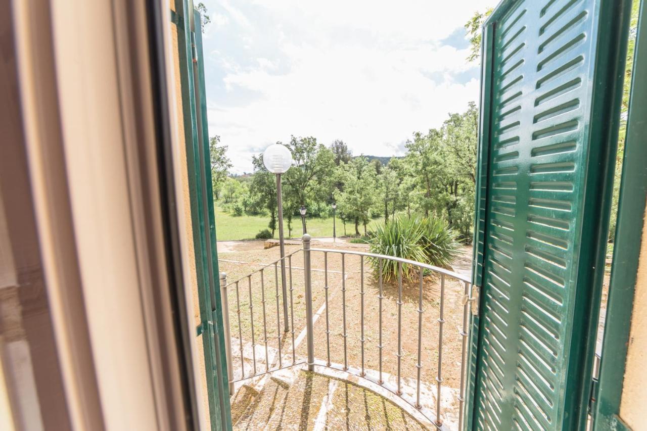 Apartamentos Rurales El Colvillo Trillo Luaran gambar