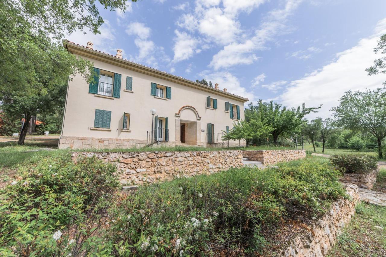 Apartamentos Rurales El Colvillo Trillo Luaran gambar